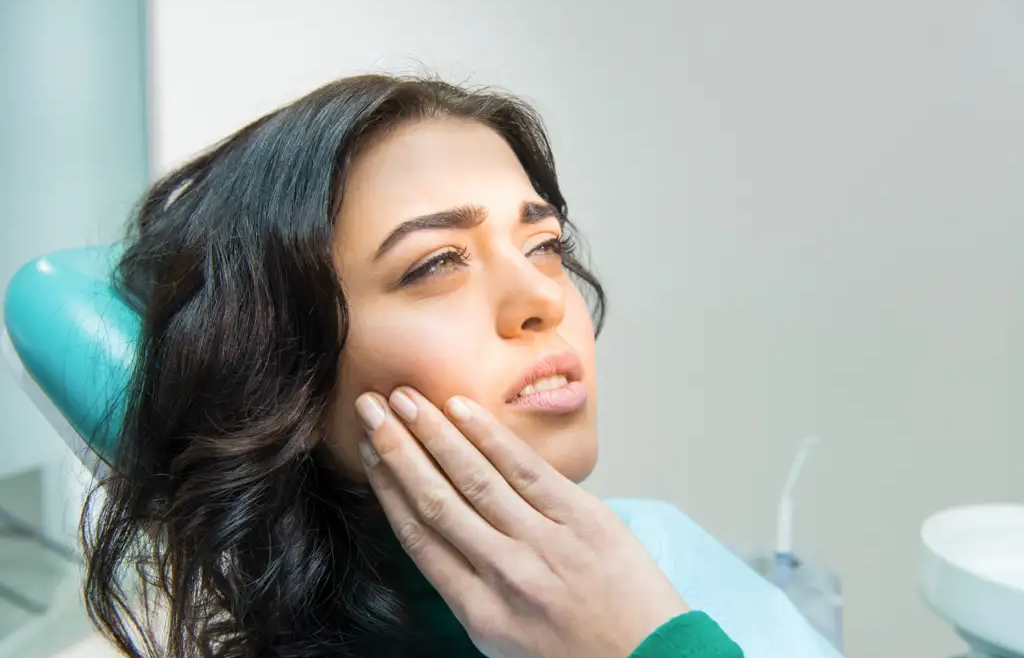 Diş Etlerinde Aniden Oluşan Şişlik Ne Anlama Gelir?